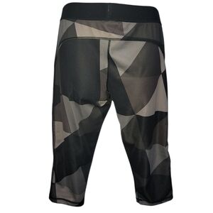 🖤Woman Size M Adidas Knee Length Leggings🩶